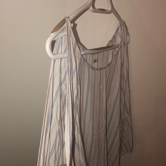 Striped Blouse with Arm Cut Outs - Picture 3 of 3